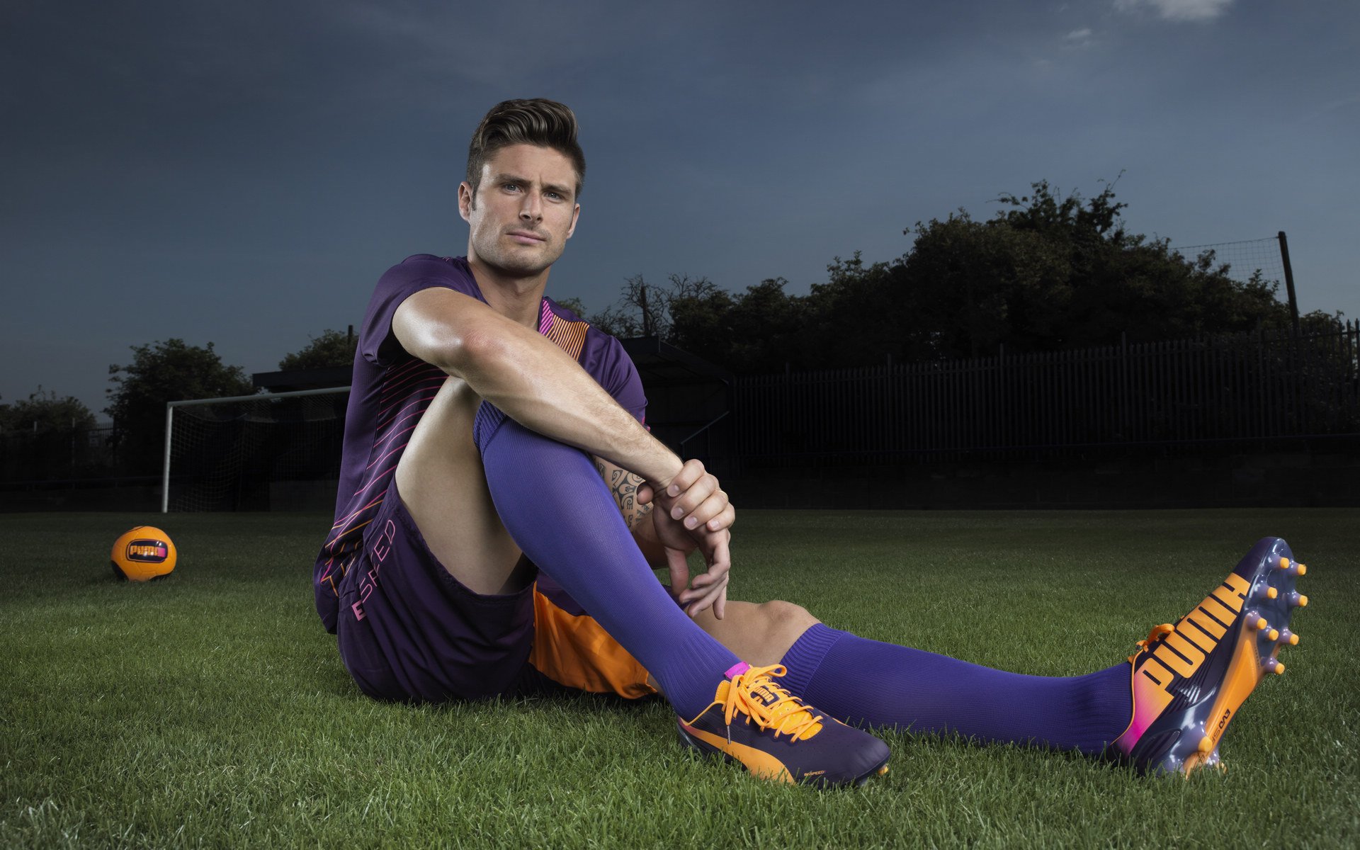 开云官网首页-拜仁全场节奏压制，凯恩越踢越顺，拜仁卡恩时期阵容